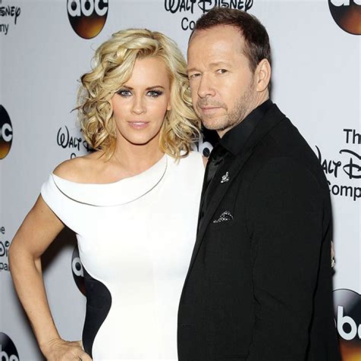 Jenny McCarthy And Donnie Wahlberg's Divorce: A Deeper Dive Into The Split