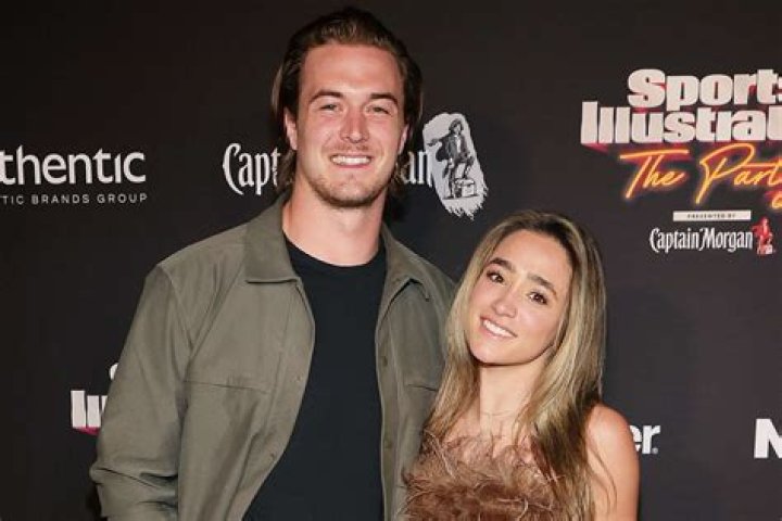 Kenny Pickett- Biography, Wife, Age, Net Worth, Height, Parents, Career