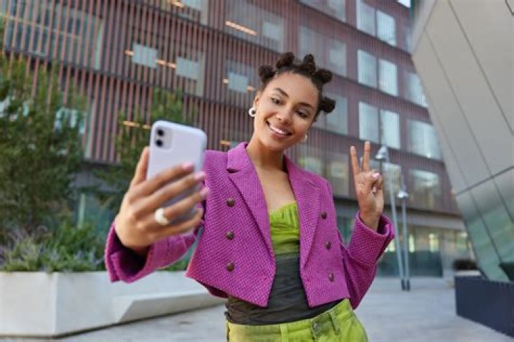Spotlight On Genevieve Gallen: An Influencer's Rise