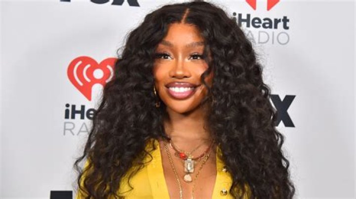 SZA Height, Age & Body Measurements – How tall is SZA?