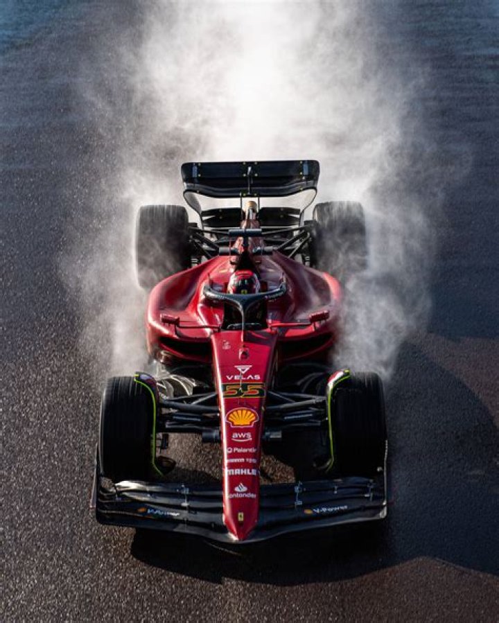 The Complete Guide To Carlos Sainz Jr.'s Love Life