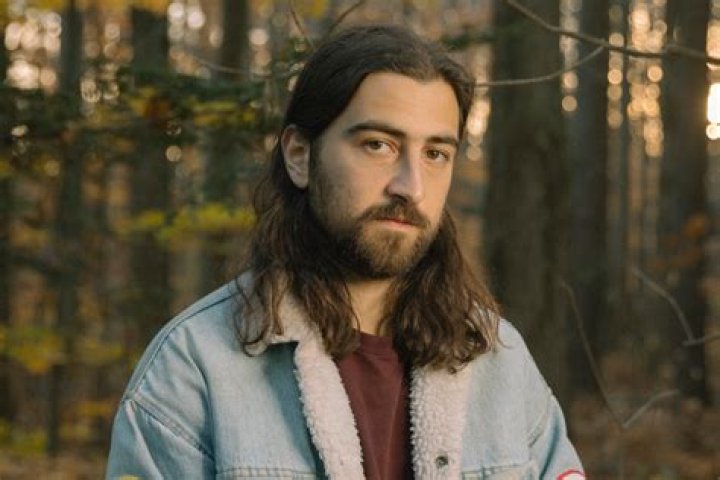 Uncover The Enchanting World Of Noah Kahan: A Birthday Exploration